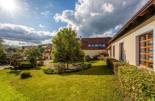 Rovecne House | Comfortable Family Stay at Pension U Lípy with Breakfast