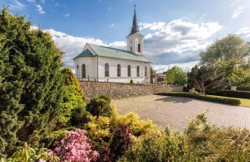 Rovecne House | Comfortable Family Stay at Pension U Lípy with Breakfast