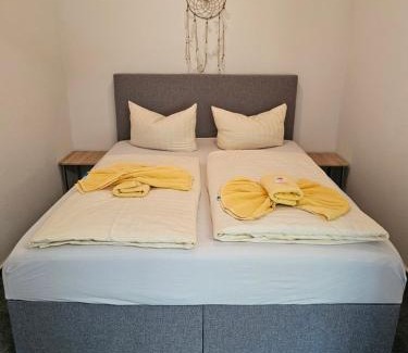 Freyburg House | Cozy Pension Unstrutpromenade with Restaurant & Family Focus