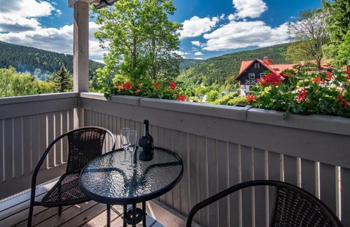 Spindleruv Mlyn Apartment | Discover Comfort at Pension Valon with Hot Tub & Breakfast