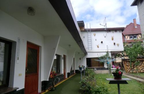 Bad Blankenburg House | Pet-Friendly Retreat at Pension Villa Brödel - Rated 8.1/10