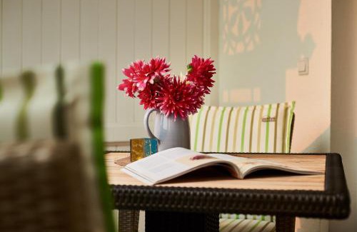 Sellin Apartment | Inviting Pension Villa Edelweiß: 4-Star Stay with Family Amenities