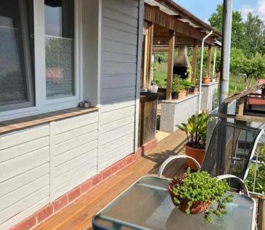 Leinefelde-Worbis Bed & Breakfast | Cozy Zweibettzimmer at Pension Volgenandt - Child Friendly Stay