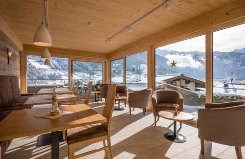 Hippach House | Family-Friendly Retreat at Pension Waldegg with Dining Options