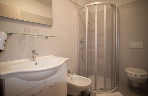 Cermes House | Discover Pension Weihergut: Pool, Spa & Family Fun Awaits