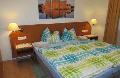 Schwenningen Hotel | Discover Pension Weinhaus Unger: Family-Friendly Retreat