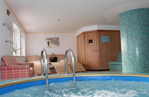 Moso in Passiria House | Discover Pension Widmann: Pet-Friendly Retreat with Hot Tub