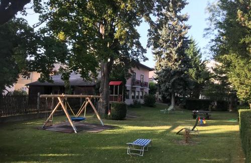 Baden House | Guest Rated: Pension Wienerstub'n - Family & Pet Friendly Stay