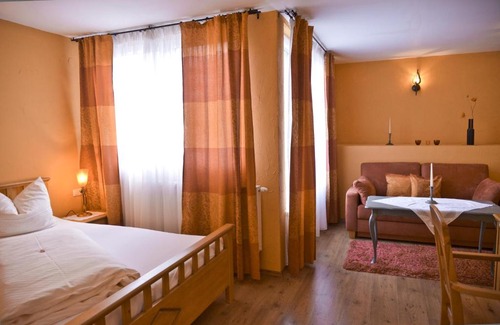 Priel House | Cozy Pension Zierlinger: Family-Friendly & Pet Welcoming