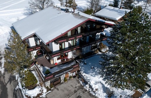 Schildlehen House | Family-Friendly Pension Zirbenhof with Pool & Hot Tub