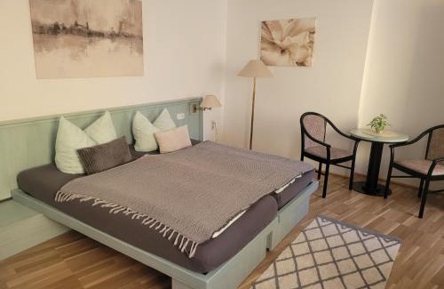 Lutzen House | Discover Gasthof Zum Amboss: Pet-Friendly Retreat & Dining