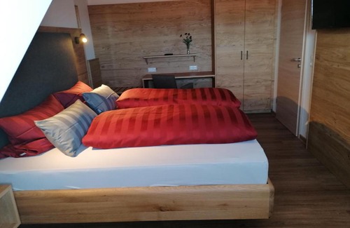 Schwabmuehlhausen Bed & Breakfast | Guest Rated 10/10: Pension zum Bären with Breakfast & Access