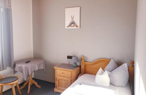 Ebersberg District House | Family-Friendly Pension zum Krug Near Messe München