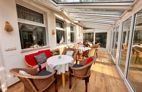 Bad Steben Hotel | Pet-Friendly Stay at Horn's Gästehaus with Breakfast Included