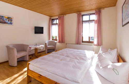 Friedrichroda House | Discover Pension Zum-Ratsherrn: Family-Friendly Retreat