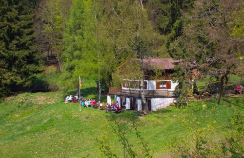 Zella-Mehlis House | Cozy Pension Zum Schotten with Family-Friendly Amenities