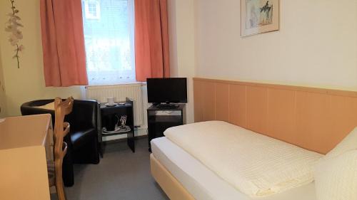 Zschopau House | Pet-Friendly Pension Zur Altdeutschen with Great Guest Ratings