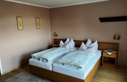 Bad Belzig Bed & Breakfast | Welcoming Pension Zur Mühle: Pet-Friendly with Breakfast & Hot Tub