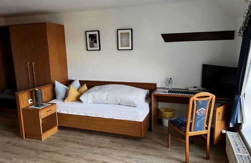 Bad Belzig Bed & Breakfast | Welcoming Pension Zur Mühle: Pet-Friendly with Breakfast & Hot Tub