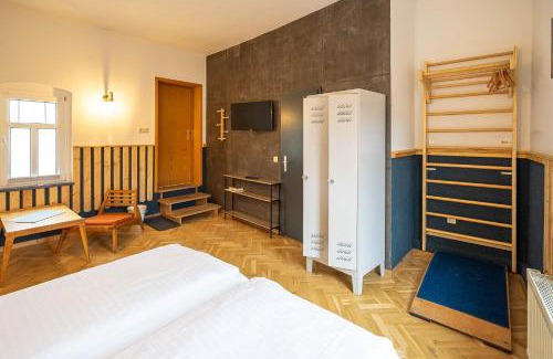 Freyburg House | Pet-Friendly Retreat at Pension Zur Neuenburg - 8.8/10 Rating