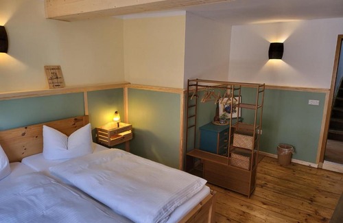 Freyburg House | Pet-Friendly Retreat at Pension Zur Neuenburg - 8.8/10 Rating