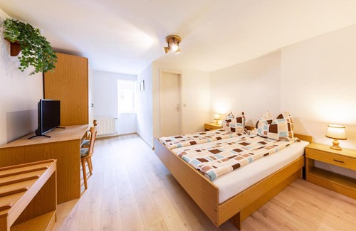 Freyburg House | Discover Pension Zur Sektkellerei: Family & Pet Friendly Stay