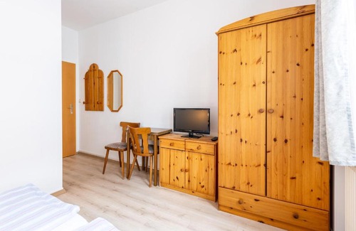 Freyburg House | Discover Pension Zur Sektkellerei: Family & Pet Friendly Stay