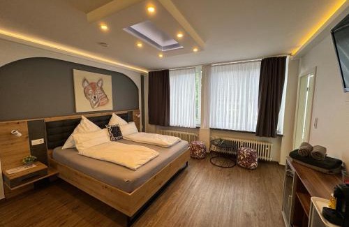 Leverkusen House | Inviting Pension Zwei A: Family-Friendly with Hot Tub