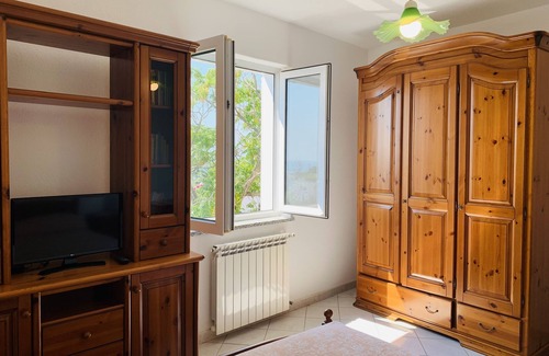 Sant'Angelo Hotel | Family-Friendly Retreat at Pensione Casa Verde