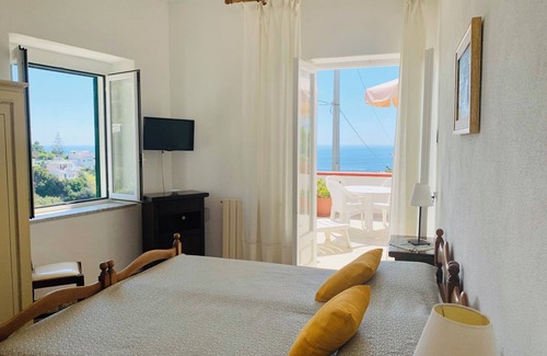 Sant'Angelo Hotel | Family-Friendly Retreat at Pensione Casa Verde