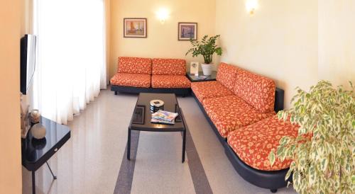 Jesolo Hotel | Relax at Pensione Villa Joli with Oceanfront Amenities