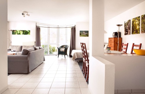 Cochem Apartment | Idyllic Retreat with Garden, Pool, and Ocean Views