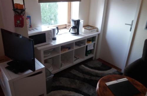 St. Gertrud House | Guest Favorite: Pensionszimmer Lützowzimmer with Kitchenette