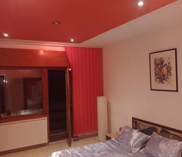 Calea Sever Bocu Apartment | Discover Casa Elena: Family-Friendly Apartment with Terrace