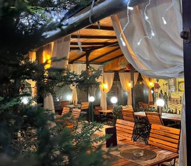 Navodari House | Pet-Friendly Pensiune Restaurant Arconi with Ocean Views