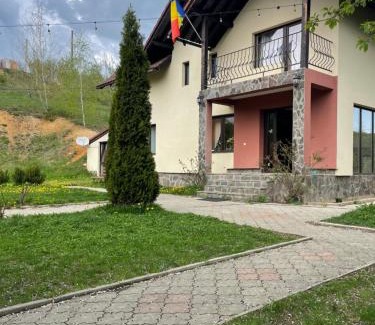 Poiana Marului House | Guest Rated 9.4: Pensiunea 7 Brazi with Oceanfront Views
