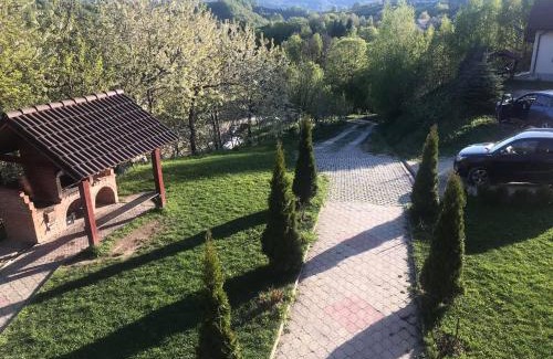Poiana Marului House | Guest Rated 9.4: Pensiunea 7 Brazi with Oceanfront Views