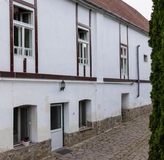 Cisnadioara House | Pet-Friendly Pensiunea 7 Tei: Family Comfort & Breakfast