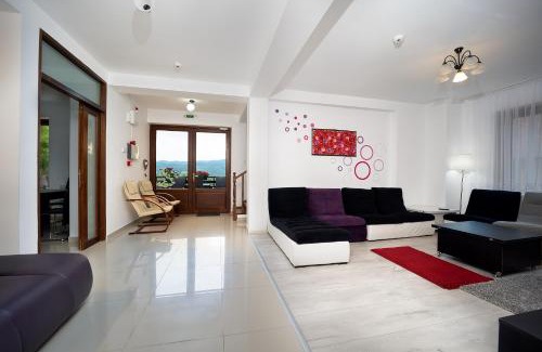 Magura House | Top-Rated Pensiunea Agroturistica Diana with Family Amenities