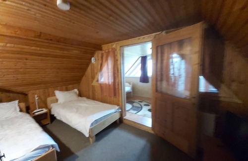 Godeni House | Inviting Pensiunea Agroturistica Piscul Soarelui Awaits