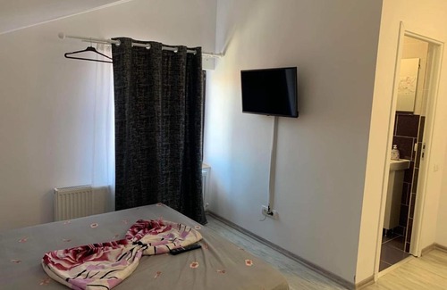 Navodari House | Exceptional Pensiunea AMIRA: Family-Friendly Retreat