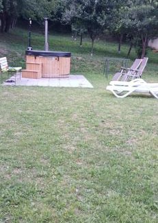 Sugag House | Pet-Friendly PENSIUNEA ANA Transalpina for Family Getaways