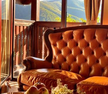 Cisnadioara House | Discover Pensiunea Apfelhaus: Family-Friendly Retreat