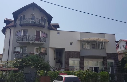Tirgu Jiu House | Family-Friendly Retreat at Pensiunea Beny - Rated 8.1/10