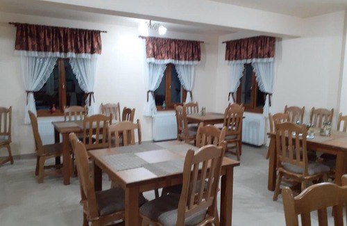 Romuli House | Exceptional PENSIUNEA BRADUL: Family-Friendly with Breakfast