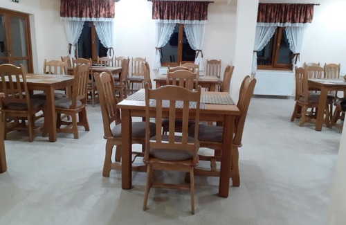 Romuli House | Exceptional PENSIUNEA BRADUL: Family-Friendly with Breakfast