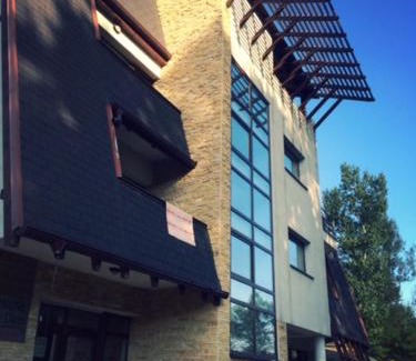 Ramnicu Valcea House | Discover Pensiunea Carpe Diem: Pet-Friendly Retreat