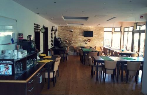 Ramnicu Valcea House | Discover Pensiunea Carpe Diem: Pet-Friendly Retreat