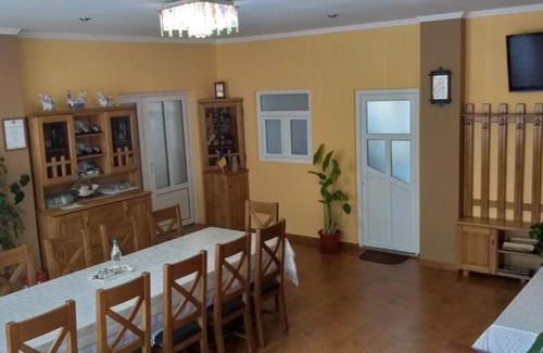 Sapinta House | Discover Pensiunea Casa Șteț: Child-Friendly Retreat