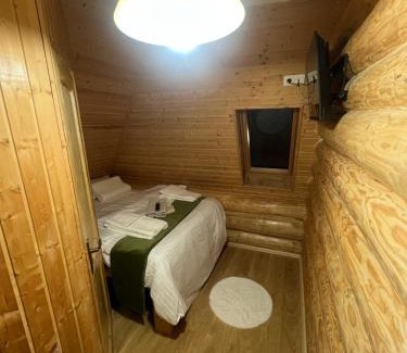 Leordina House | Unforgettable Stay at Pensiunea Casa Cătanelor with Spa & Dining